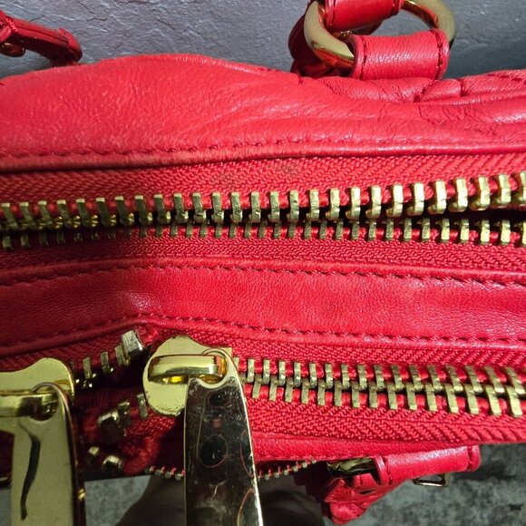 Cynthia Rowley Quilted Red Crossover Handbag With Braided Straps & Gold Hardware - Picture 10 of 15